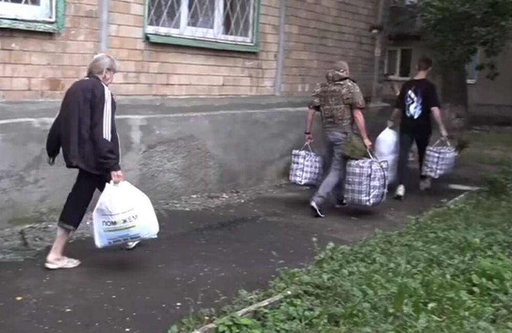 Массовая эвакуация в Украине: в Кабмине рассказали, в каких областях пора паковать чемоданы
