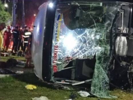 В Румынии перевернулся автобус с украинскими туристами, госпитализированы 23 человека – СМИ
