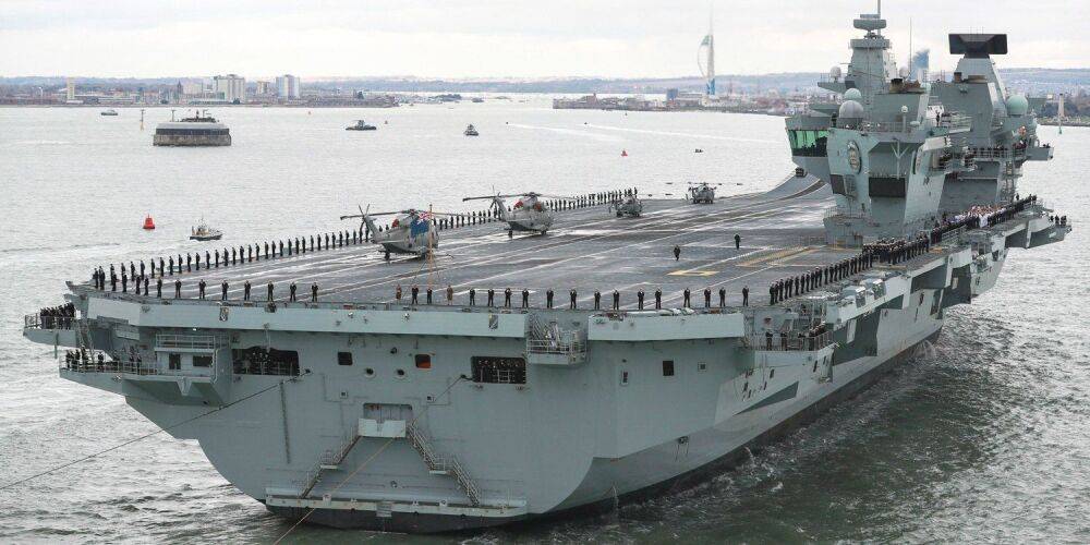 Крупнейший британский военный корабль остановился на пути в США из-за поломки