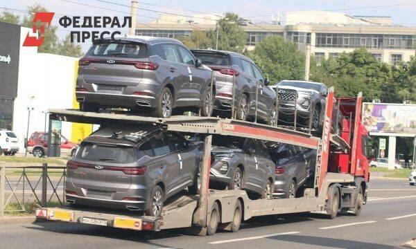 Китайские авто стало проще купить во Владивостоке: везут поездами и автовозами