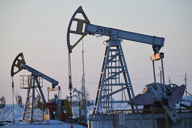 Нефть дорожает более чем на один процент в ожидании снижения ее запасов в США