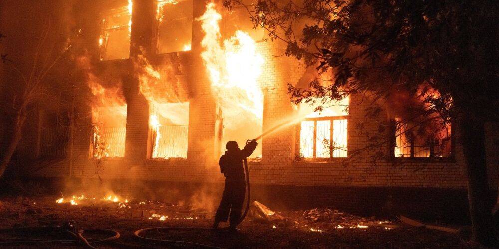 В Николаеве прогремели мощные взрывы: повреждены жилые дома, вспыхнул пожар