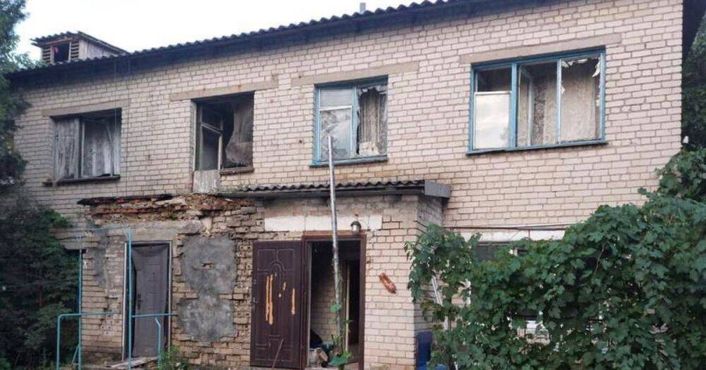 Обстрел Никополя из "Градов": войска РФ разрушили дома и автомобили (фото)