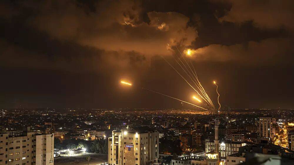 В небе над Израилем и в секторе Газа снова взрывы. ЦАХАЛ проводит операцию против исламистов.