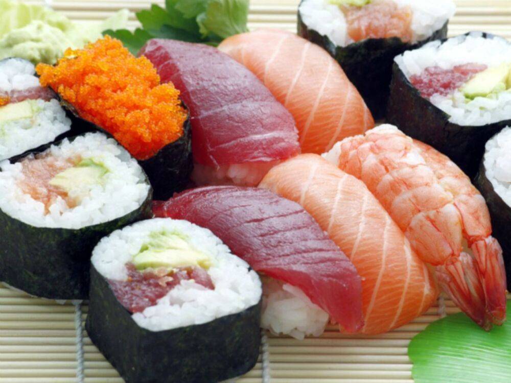 Антироссийские санкции нанесли ущерб индустрии суши в Японии