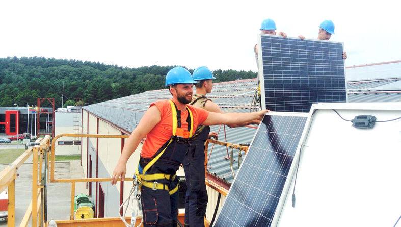 Учреждения культуры в Вильнюсе обзаведутся сотнями солнечных электростанций