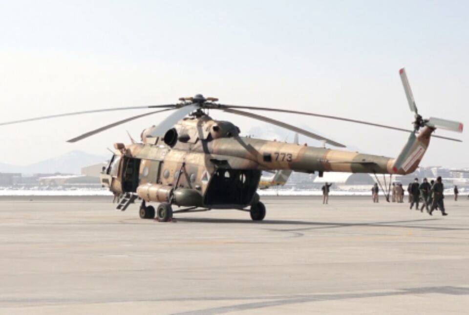 Талибы вновь попросили Узбекистан и Таджикистан вернуть угнанные вертолеты