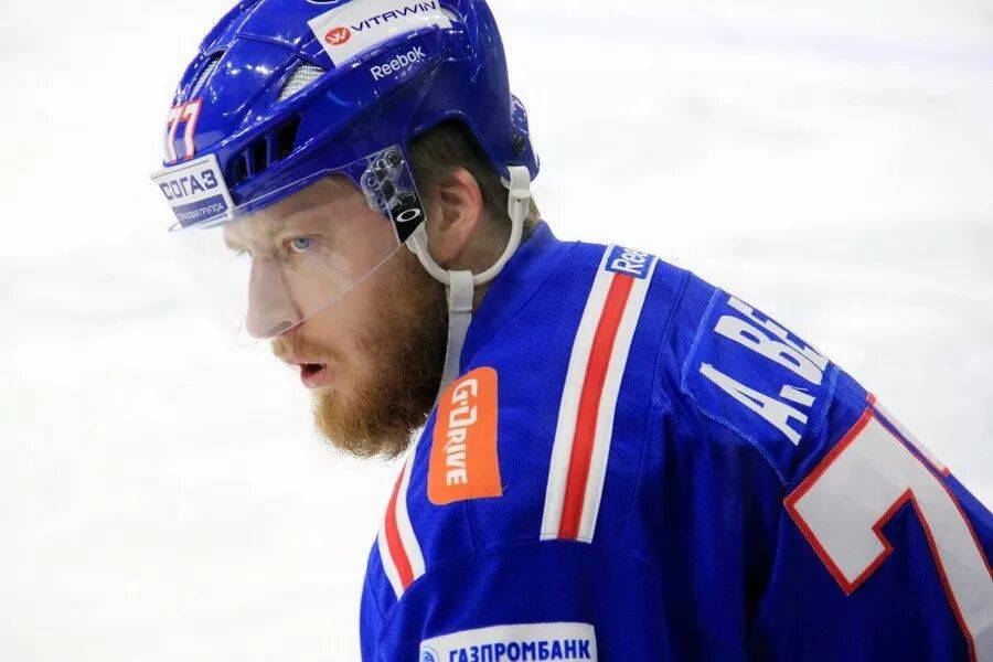 Белов призвал журналистов не перехваливать молодых хоккеистов