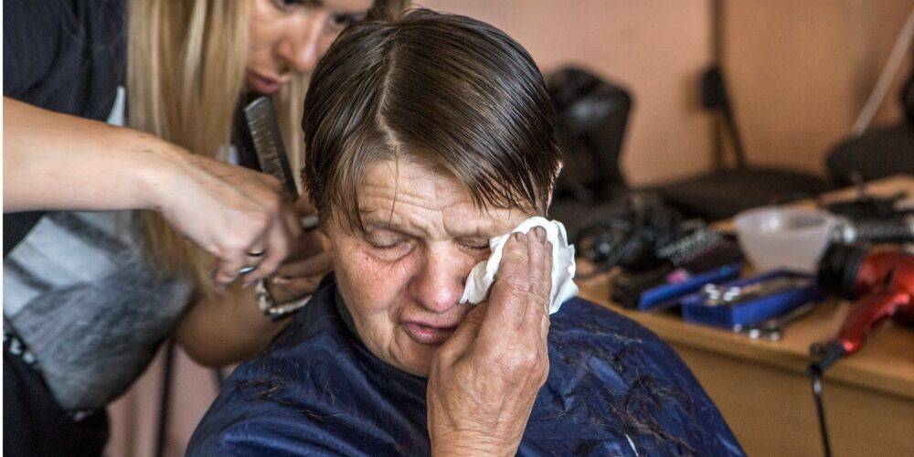 «Наводим красоту и обнимаем». Как мастера столичной бьюти-индустрии бесплатно обслуживают украинцев в деоккупированных селах