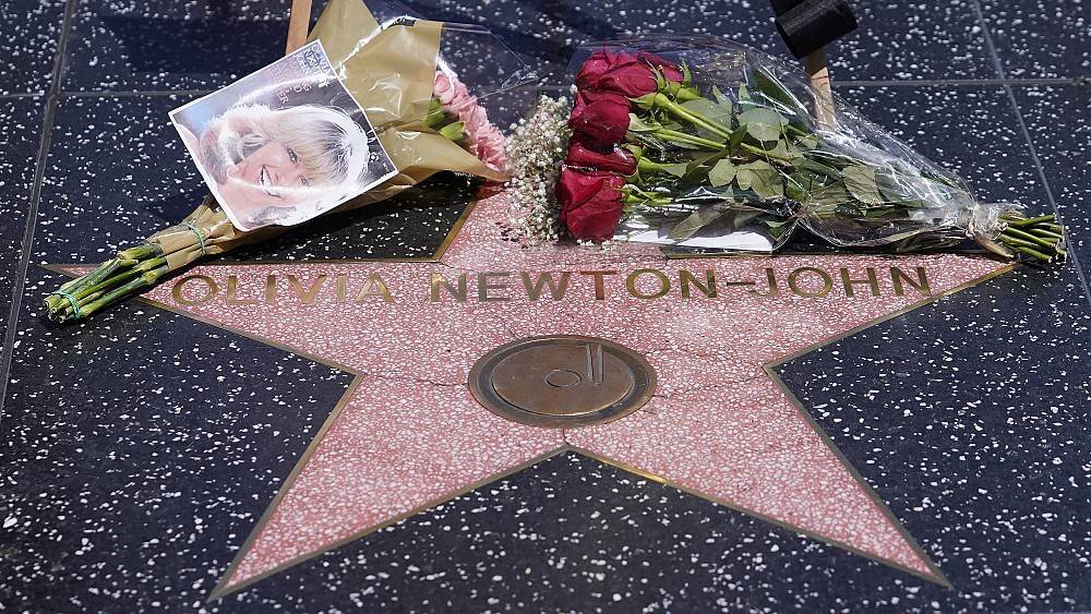 Коллеги и поклонники вспоминают Оливию Ньютон-Джон