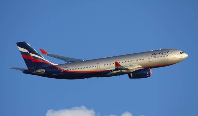 В России начали разбирать самолеты на запчасти из-за санкций — Reuters