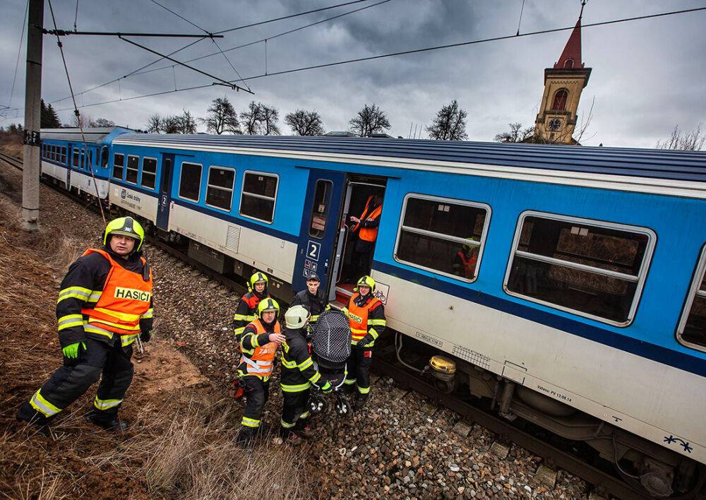 Под Прагой один и тот же поезд за вечер сбил двух человек