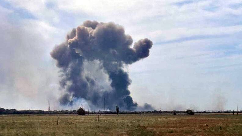 После взрывов на аэродроме оккупанты повысили в Крыму уровень "террористической угрозы"