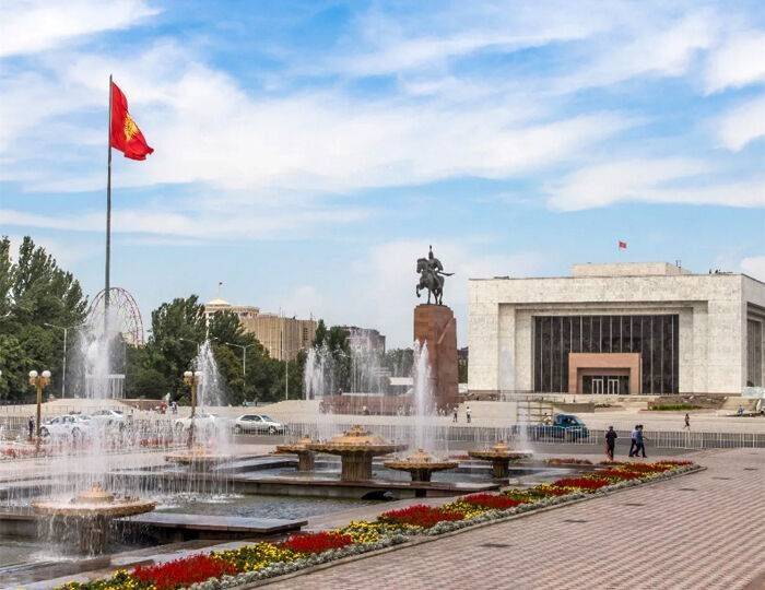Разрабы шумною толпой по Киргизии кочуют