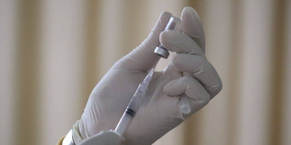 Можно сделать бесплатно. Какие прививки нужно получить взрослым украинцам во время войны