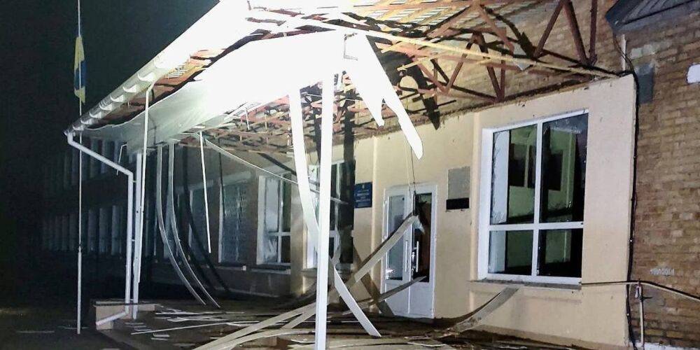 Атаки РФ в Днепропетровской области: оккупанты били из Градов и Ураганов, повреждены частные дома и лицей