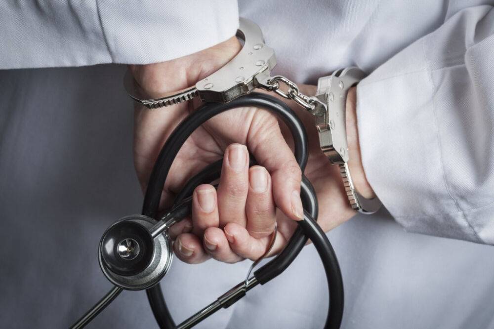 В Ферганской области осудили медсестру, по вине которой скончался ребенок