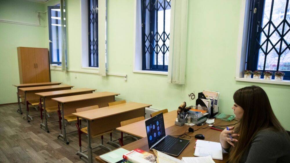 Школы двух районов Белгородской области перевели на онлайн обучение