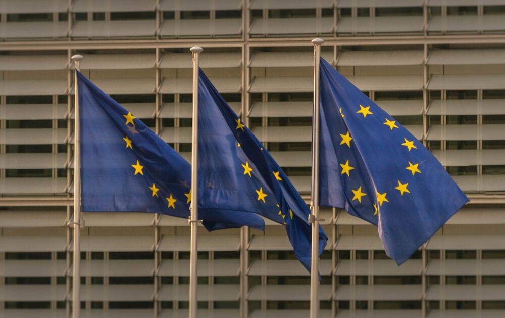 Европарламент принял правовой акт о минимальной зарплате в ЕС
