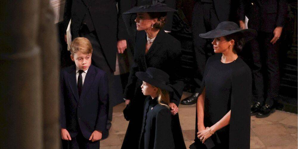 В черном. Кейт Миддлтон и принц Уильям взяли на похороны Елизаветы II принца Джорджа и принцессу Шарлотту