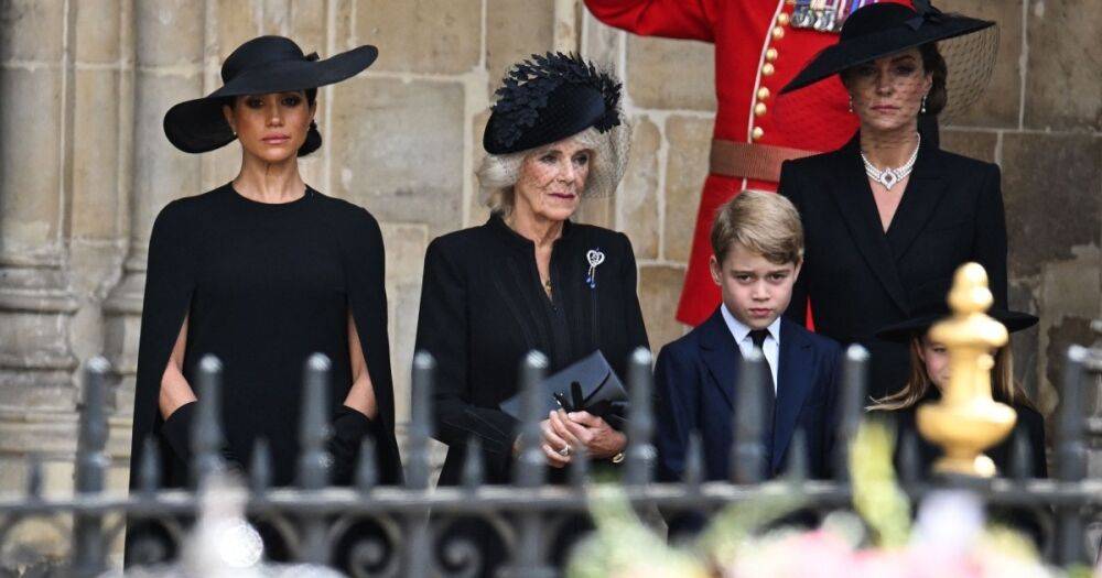 Меган Маркл проигнорировала важную часть королевского дресс-кода на похоронах Елизаветы II
