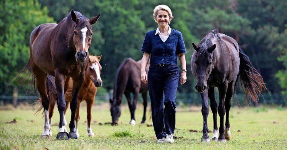Глава Еврокомиссии трагически потеряла любимую лошадь (фото)