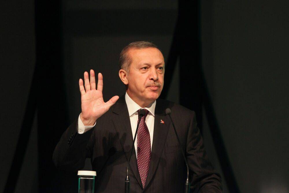 Эрдоган собирается в Израиль и яростно осуждает антисемитизм