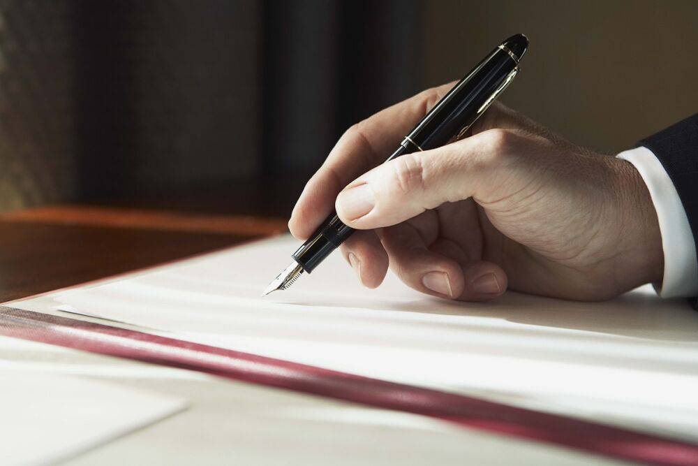 Президент Зеленский подписал указ о создании военных администраций на Херсонщине: список
