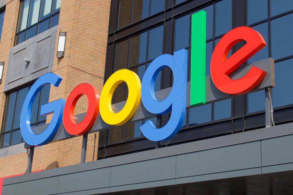 Компания Google перевела четверть миллиона долларов случайному человеку