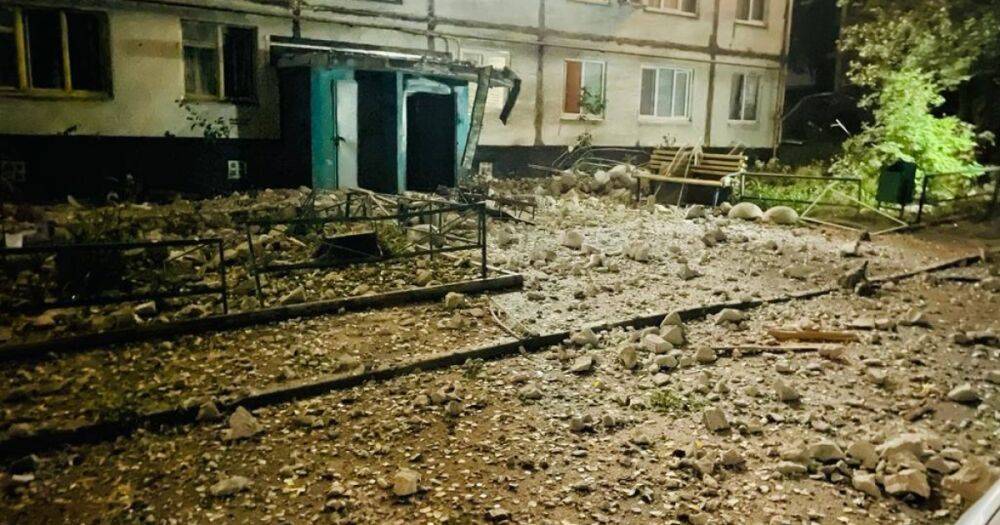 Четыре "прилета", повреждены жилые многоэтажки: россияне ночью обстреляли Харьков (ФОТО)