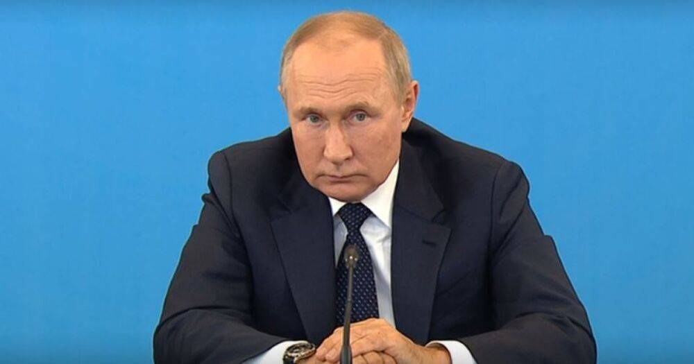 Путин заявил, что западные санкции подстегнули РФ развивать "интеллектуальный продукт"