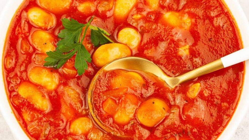 Согреет в прохладу: готовим фасоль в томатном соусе