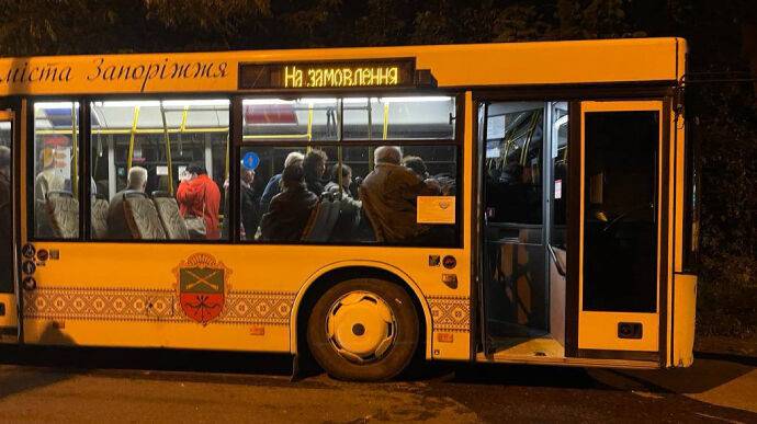 Обстрел Запорожья: количество раненых возросло до 9, люди ночевали в автобусе
