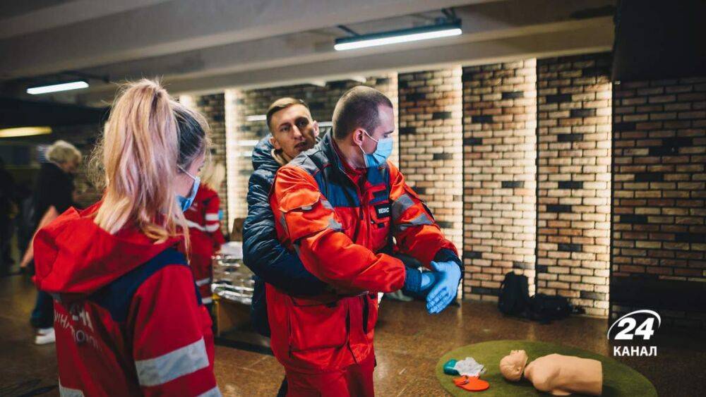 В киевском метро тренировались оказывать медицинскую помощь: как это было – фоторепортаж 24 канала