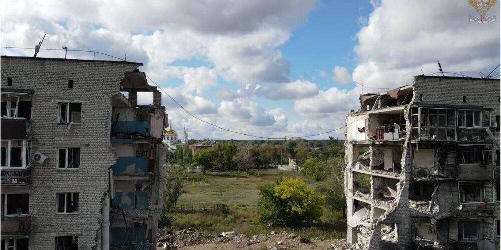 Принесли смерть и разрушение. Украинские военные показали, как выглядит Изюм после деоккупации