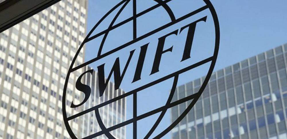 ЄС може відключити від SWIFT чотири найбільші банки рф