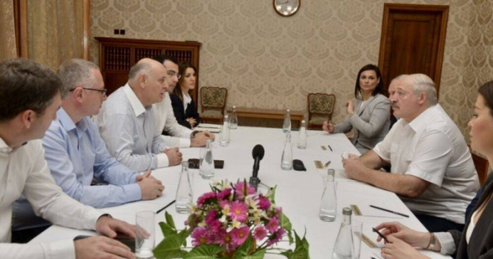 Лукашенко после посещения Путина уехал в оккупированную россиянами Абхазию