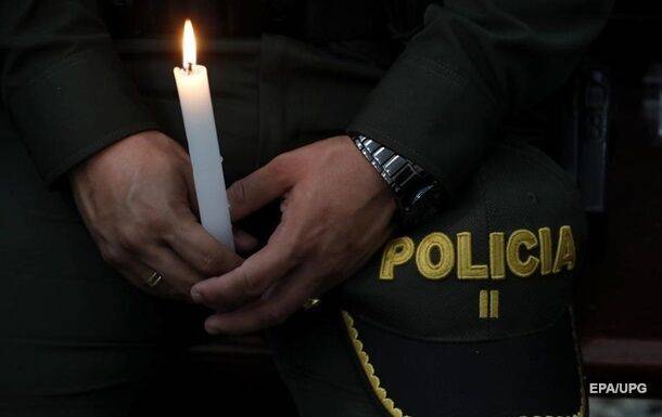 В Колумбии восемь полицейских погибли при взрыве бомбы