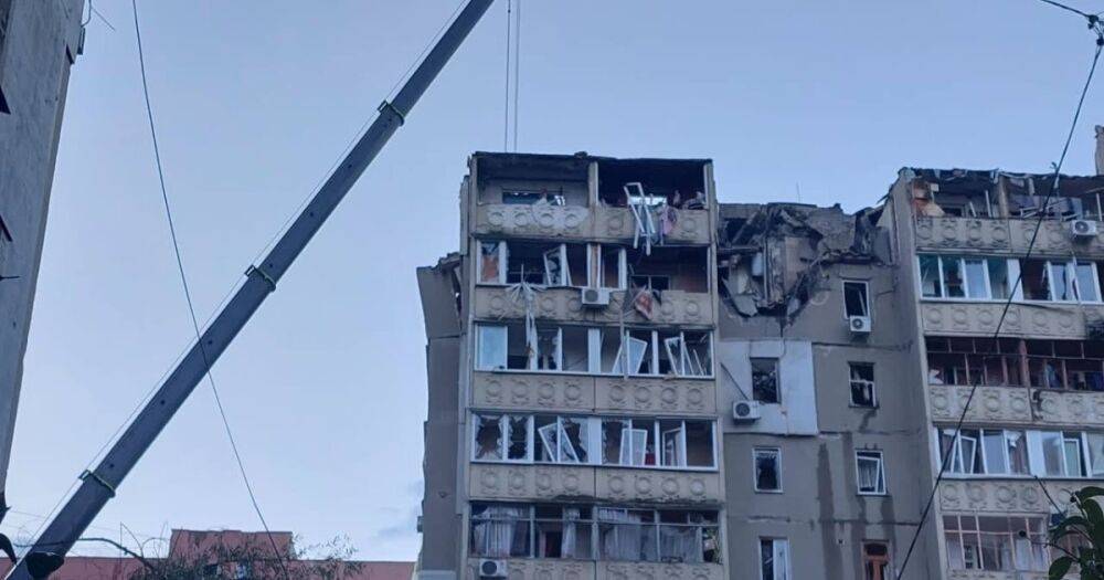 ВС РФ нанесли ракетный удар по Николаеву, попали в многоэтажный дом (фото)
