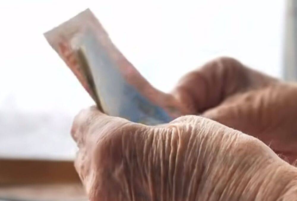 Отличные новости для пенсионеров: уже с завтрашнего дня выплаты резко вырастут – кому ждать надбавку