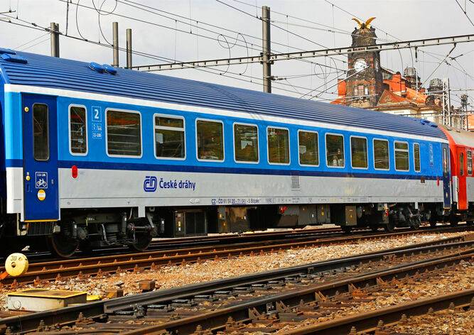 В Праге вор украл кабель и нарушил движение поездов