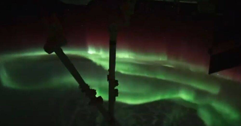 Астронавты МКС запечатлели новое невероятно красивое полярное сияние на Земле (видео)