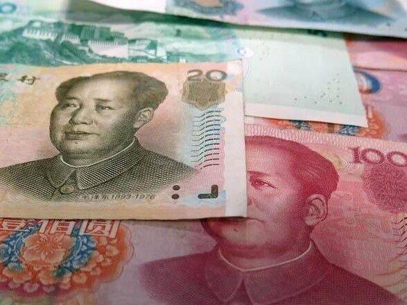Российские банки и компании предлагают клиентам кредиты и счета в китайских юанях