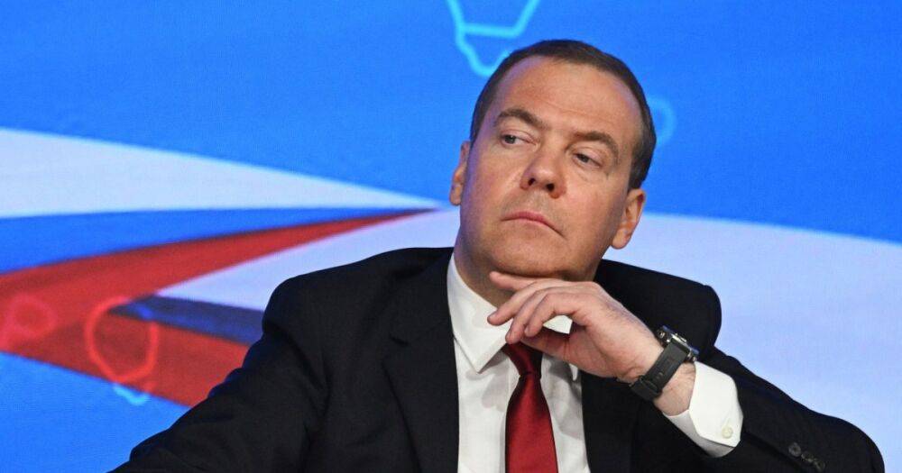 "Фрик-тетка и термоядерная русофобка": Медведев оскорбил премьера Великобритании Лиз Трасс