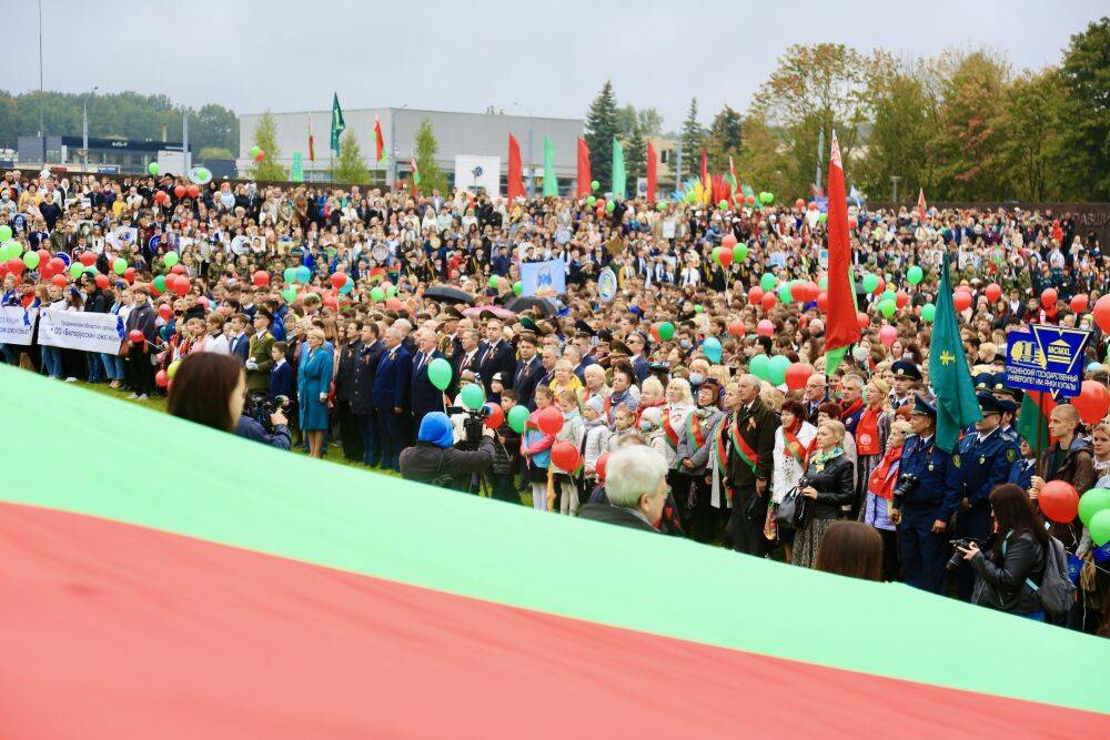 «Единством сильна Беларусь!» Что необычного районы Гродненщины готовят ко Дню народного единства