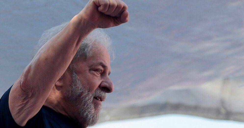 Лула да Силва принял присягу президента Бразилии. Проигравший Болсонару улетел в США