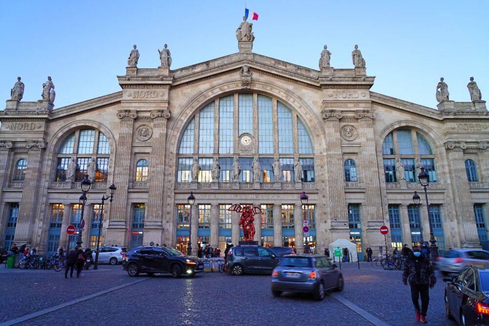 Теракт или попытка убийства? Французские СМИ сообщили об идентичности нападавшего на Северном вокзале