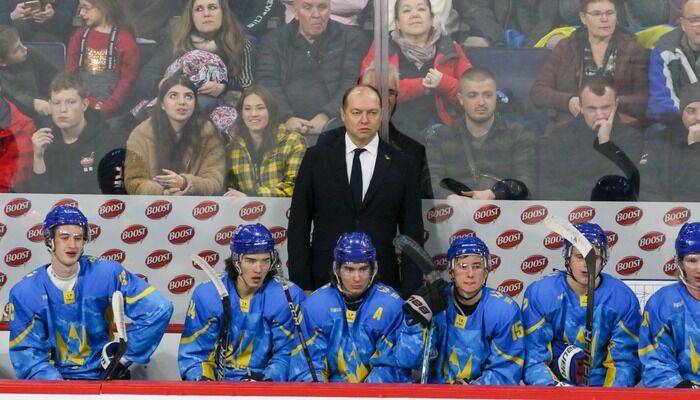 Украина разгромно уступила Канаде на старте хоккейного турнира Универсиады
