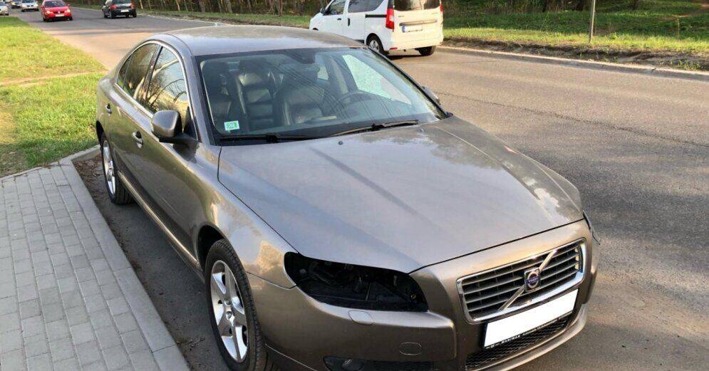 Полиция: кражи фар Volvo в Латвии — это заколдованный круг