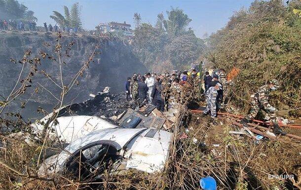 В Непале разбился самолет, более 70 жертв